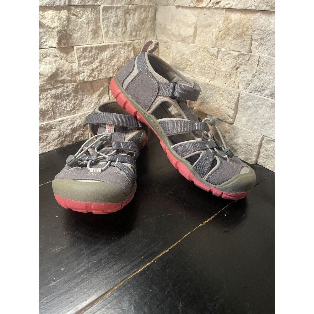 KEEN SEACAMP SIZE 5 SANDALS II CNX 1020702 STEEL GREY/RAPTURE ROSE DRAWSTRING